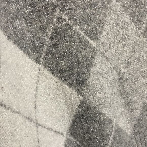 ELLE Gray Argyle Cozy Knit Sweater - Picture 4 of 8